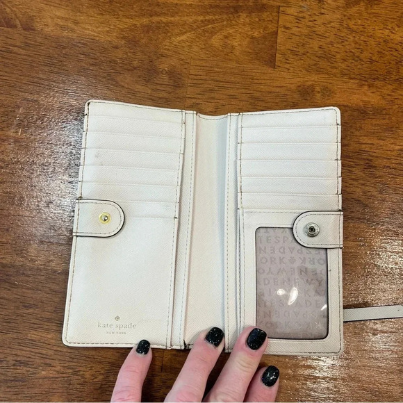 Kate Spade cream Laurel Way Stacy wallet - Picture 5 of 13
